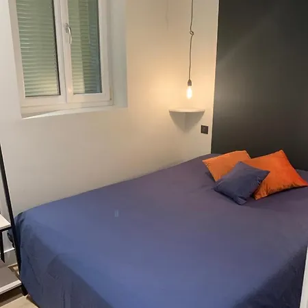 Apartment Vieux Nice-3 Pieces Moderne- 100m De La Nice
